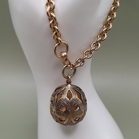 Vintage Gold-tone Chain Bracelet Sister Clasp Spherical Filigree Charm, 7 Inch - Picture 2 of 10